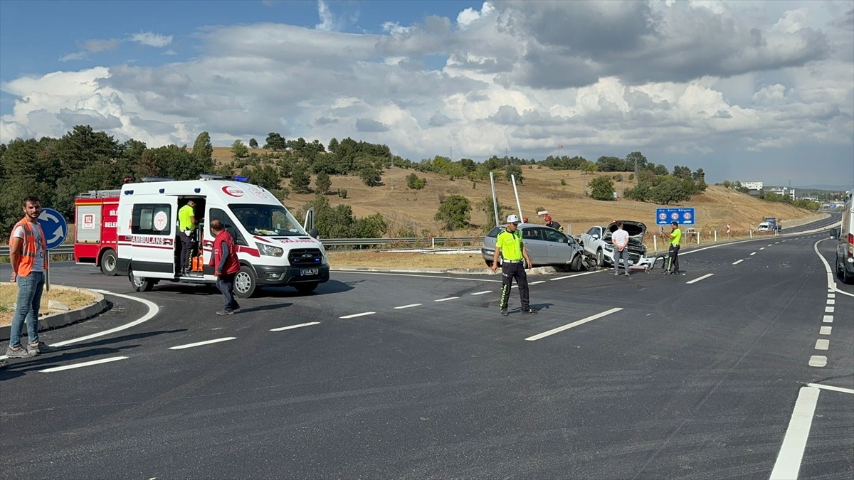 Bilecik'te Trafik Kazası: 5 Yaralı