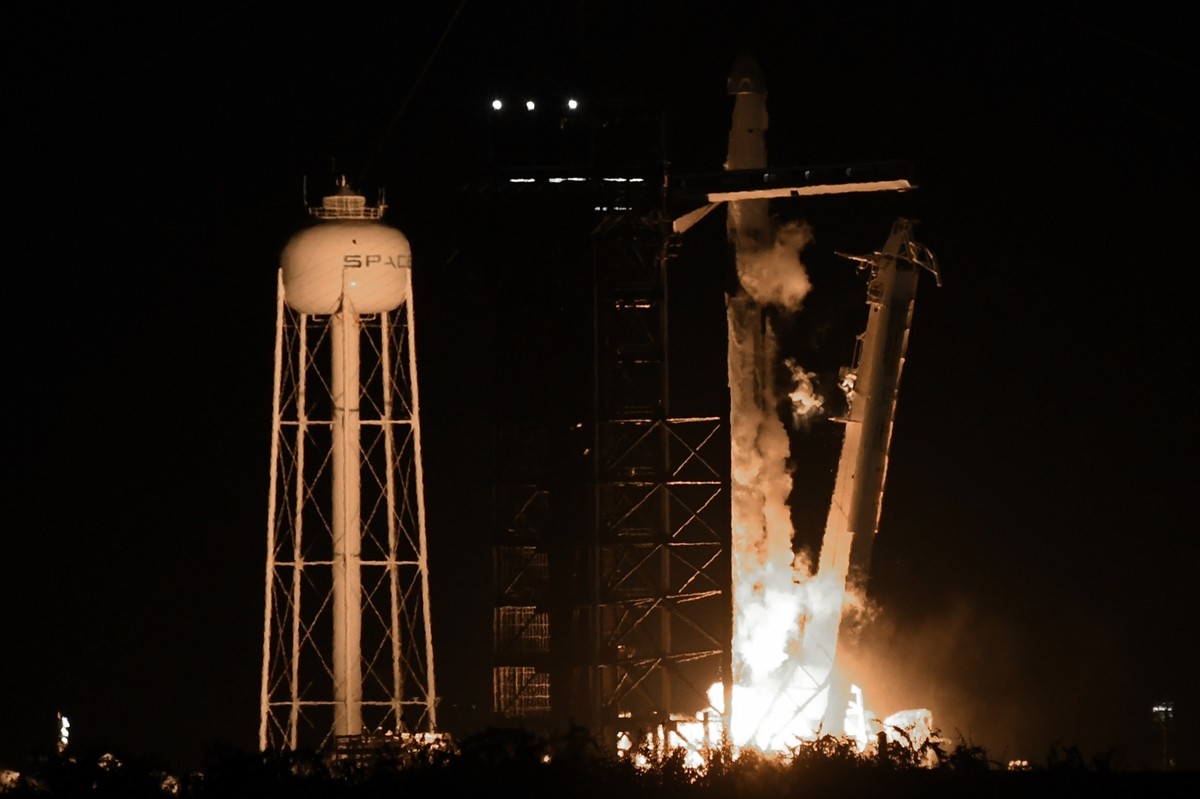 SpaceX İlk Özel Uzay Yürüyüşüne Hazır