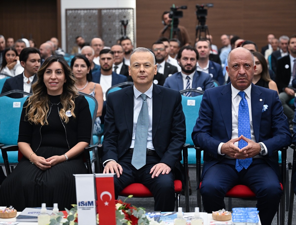 Ankara'da İş ve İnşaat Makineleri İhracatçıları Ödüllendirildi