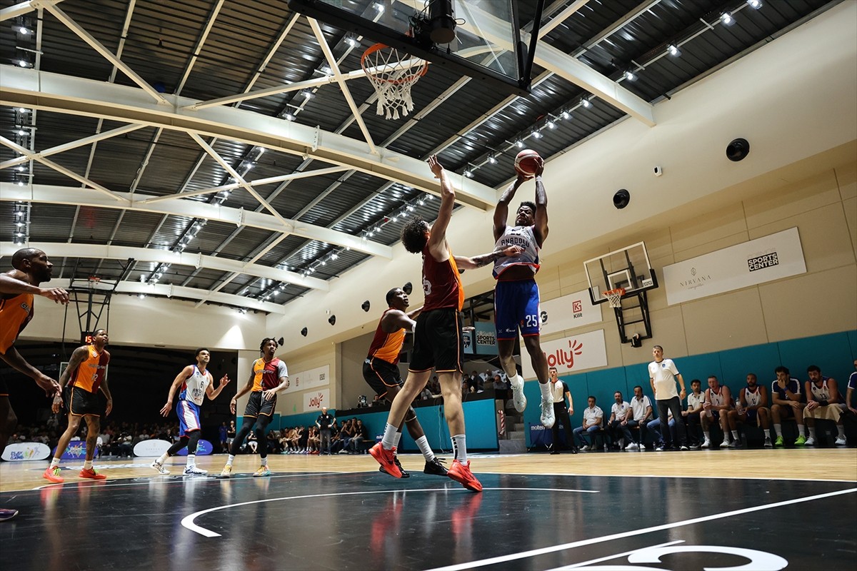 Anadolu Efes, 17. TÜBAD Mehmet Baturalp Turnuvası'nda Galatasaray'ı Yendi