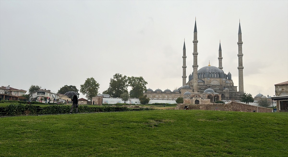 Edirne'de Gök Gürültülü Sağanak Yağışla Mücadele