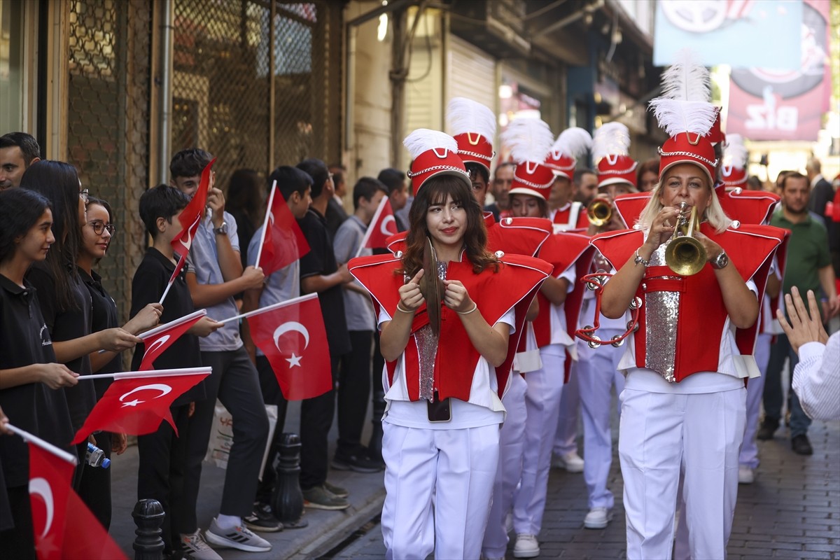 Ailelerin Eğitime Katılımı: Milli Eğitim Bakanı Tekin'in Mesajı