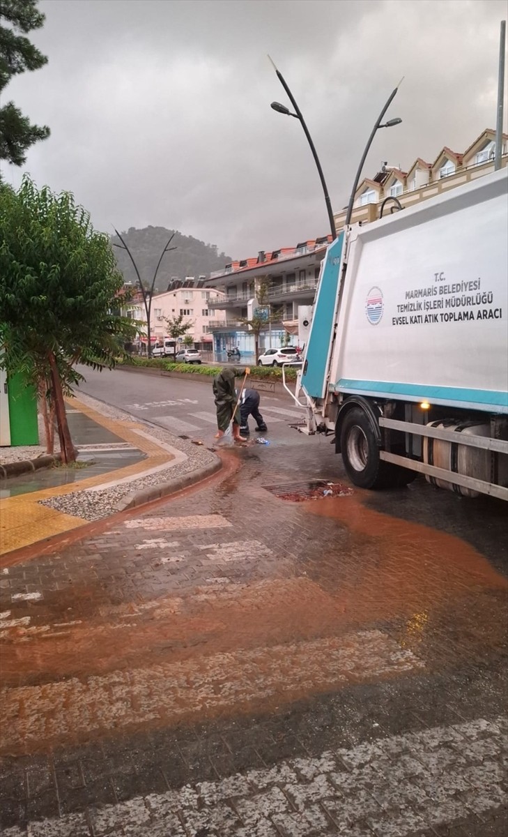 Muğla'da Sağanak Yağışlar Hayatı Olumsuz Etkiledi