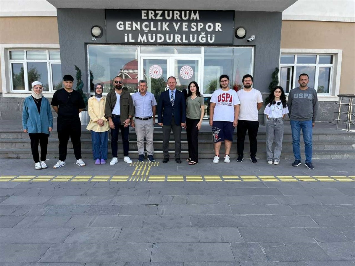 Gülümseyin Geliyoruz Tiyatrosu Deprem Bölgesine Gidiyor