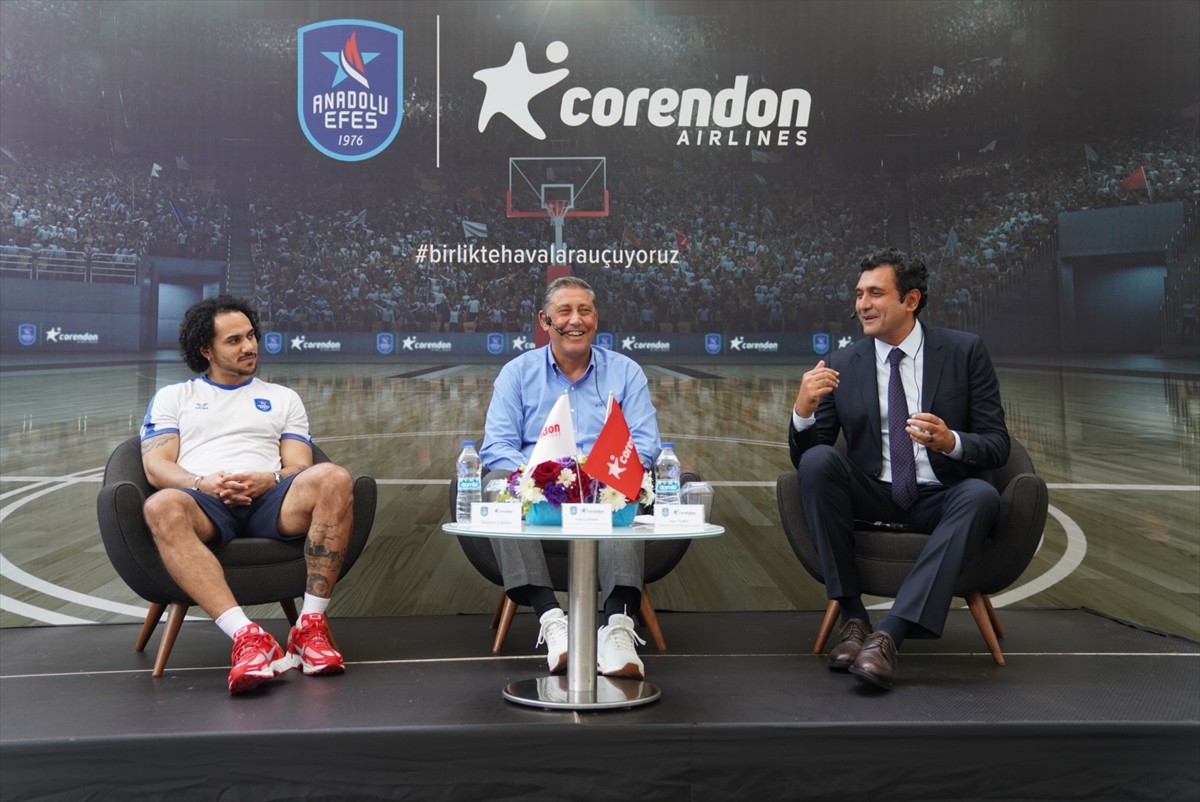 Anadolu Efes ve Corendon Airlines Sponsorluk Anlaşmasını Yeniledi