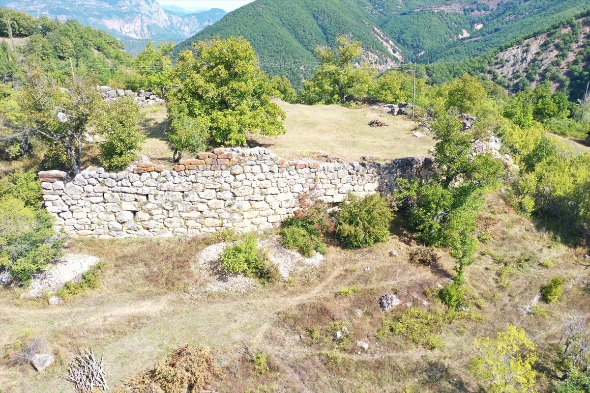 Artvin'de Tarihi Yapının Kazısı Başladı