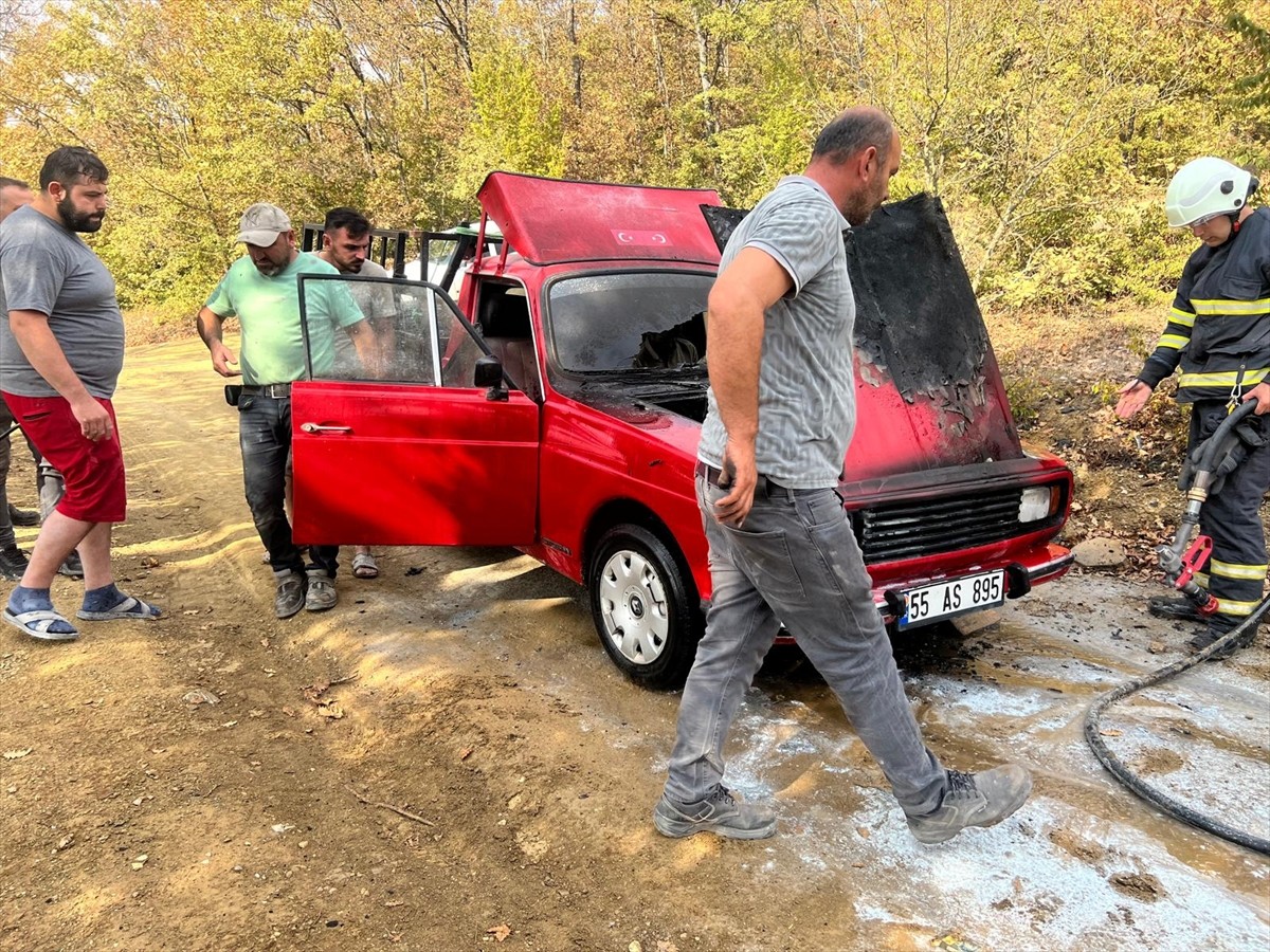 Samsun'da Yanan Araçta Bir Erkek Cesedi Bulundu