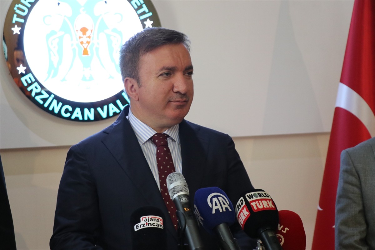 Erzincan Valiliği'nden Öğrencilere Burs Desteği