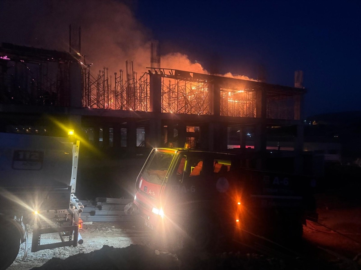 Şırnak'ta Hastane İnşaatında Yangın Kontrol Altına Alındı