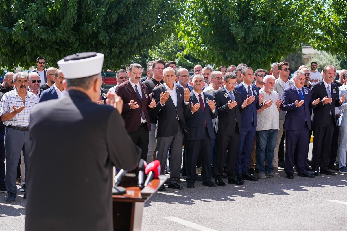 CHP Genel Başkanı Özgür Özel'den Ayşenur Ezgi Eygi'nin Katledilmesi Üzerine Açıklama