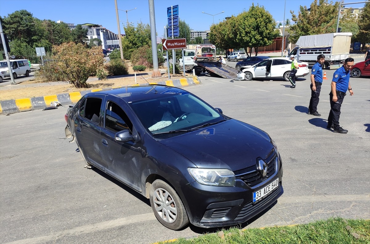 Muş'ta Trafik Kazası: 5 Yaralı