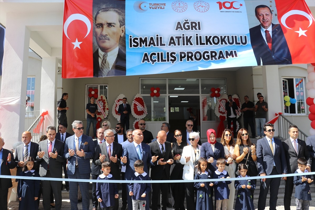 Ağrı'da İsmail Atik İlkokulu Açıldı