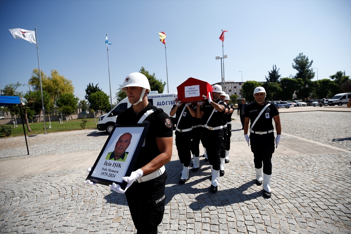 İstanbul'daki Trafik Kazasında Hayatını Kaybeden Polis Memuru Antalya'da Defnedildi