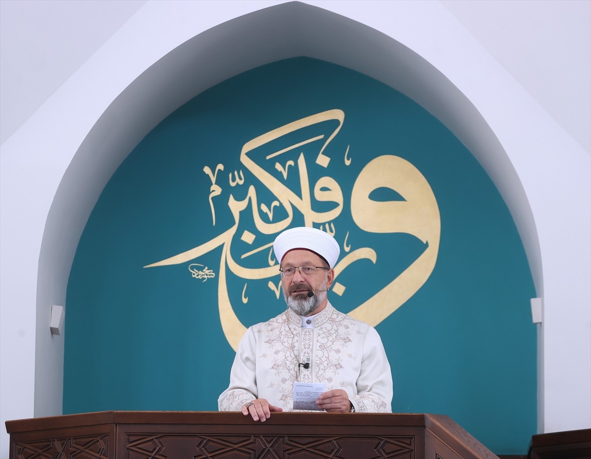 Diyanet İşleri Başkanı Ali Erbaş: "Peygamberimizin mesajlarını insanlıkla buluşturmalıyız"