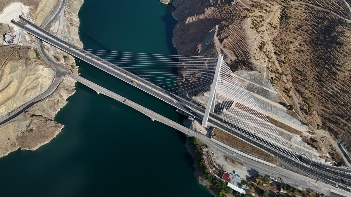 Kömürhan Köprüsü, Uluslararası Yol Federasyonu'ndan Ödül Aldı!