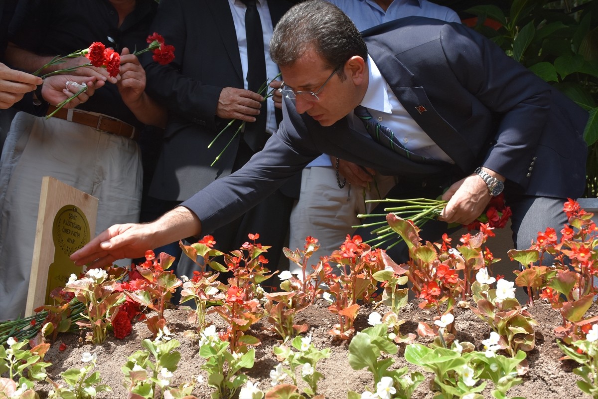 İmamoğlu'dan Şehit Ayar'ın Mezarı Ziyareti