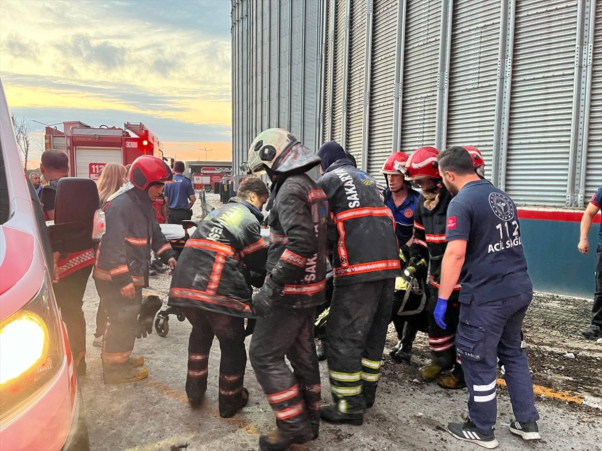 Sakarya'da Makarna Fabrikasında Patlama: Bir Cansız Bedene Ulaşıldı