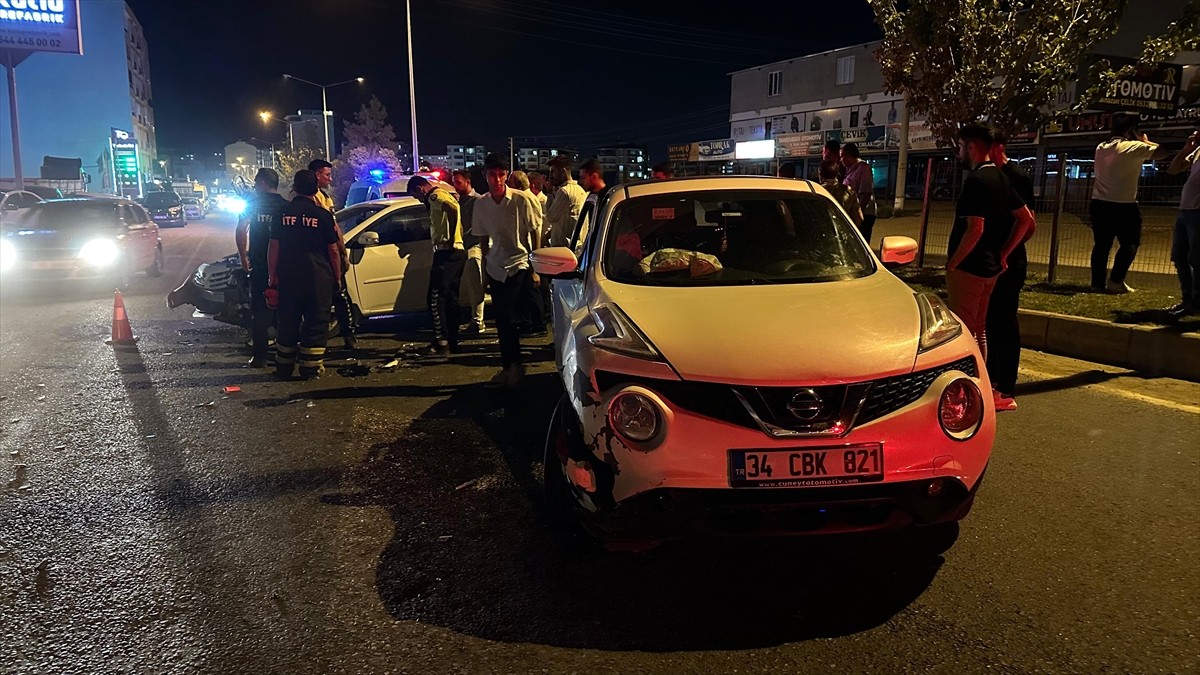 Adıyaman'da Trafik Kazası: 3 Yaralı