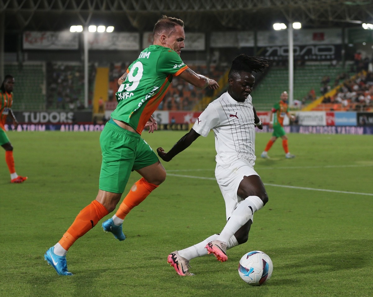 Trendyol Süper Lig'de Beraberlik: Corendon Alanyaspor 0 - 0 Atakaş Hatayspor