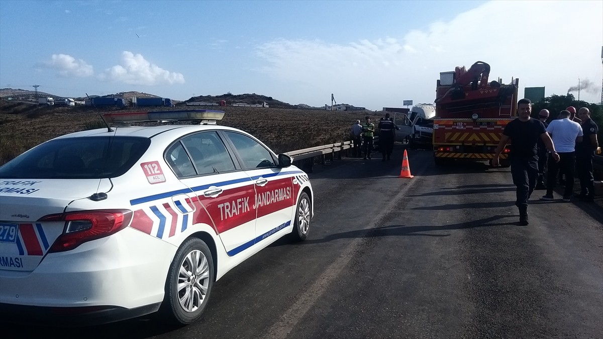 Adana'da Korkunç Trafik Kazası: 3 Ölü, 8 Yaralı