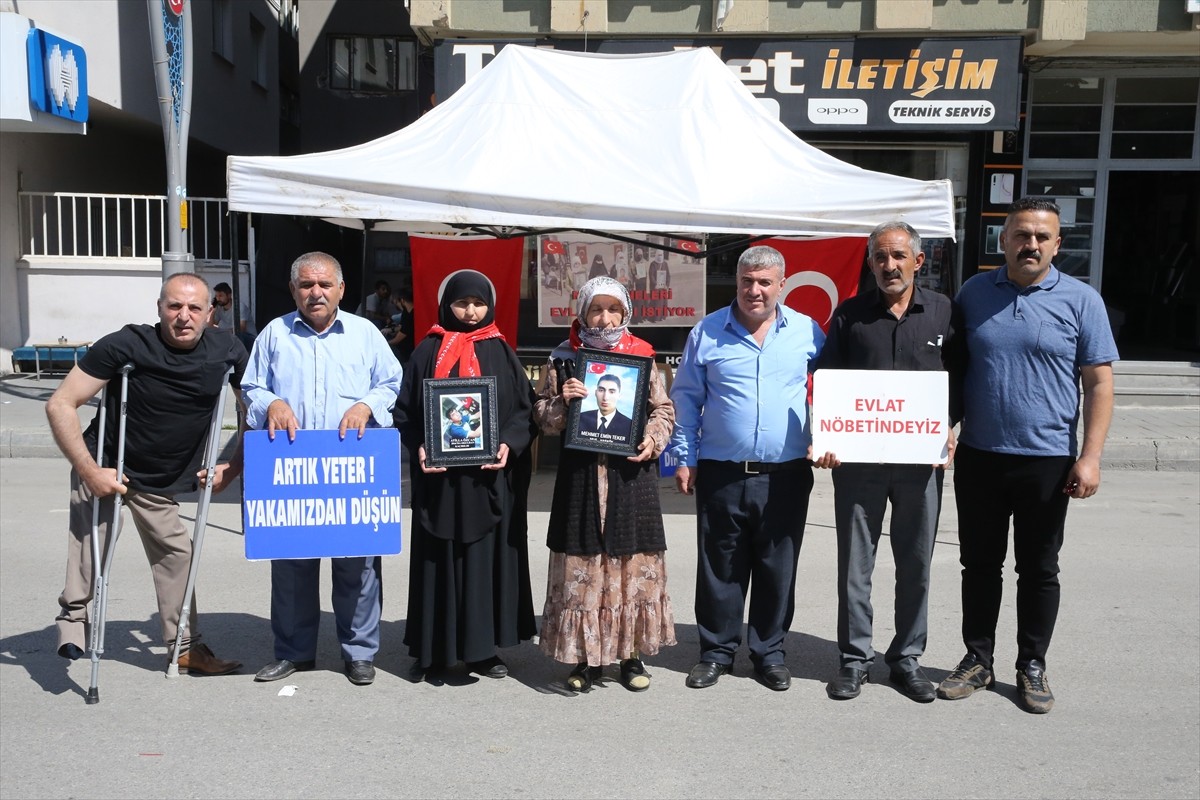 Muş'ta Ailelerin Evlat Nöbeti Devam Ediyor