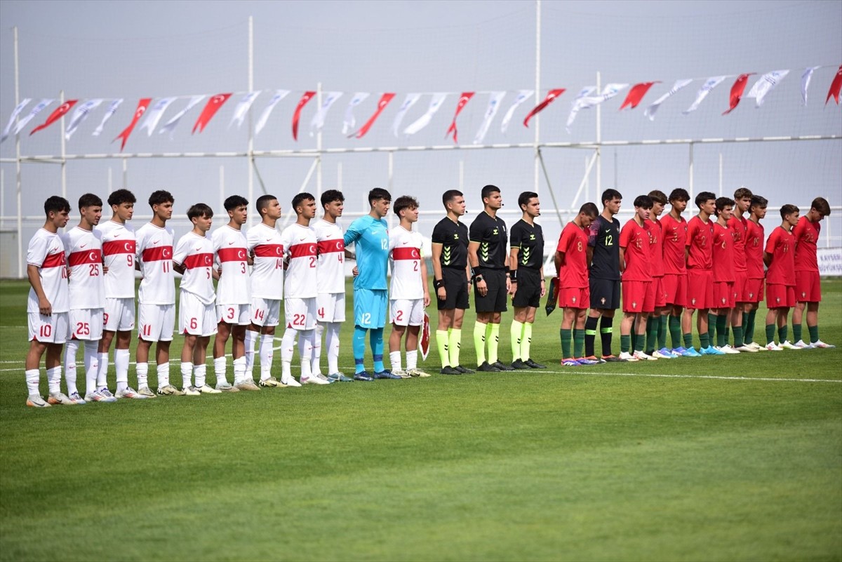 Erciyes Yüksek İrtifa Futbol Turnuvası'nda Türkiye Şampiyonluk Yaşadı