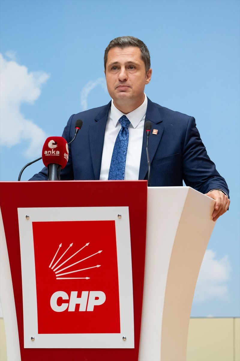 CHP Sözcüsü Deniz Yücel: Anayasa Değişikliği İçin Önce Hukuka Saygı Gösterilmeli
