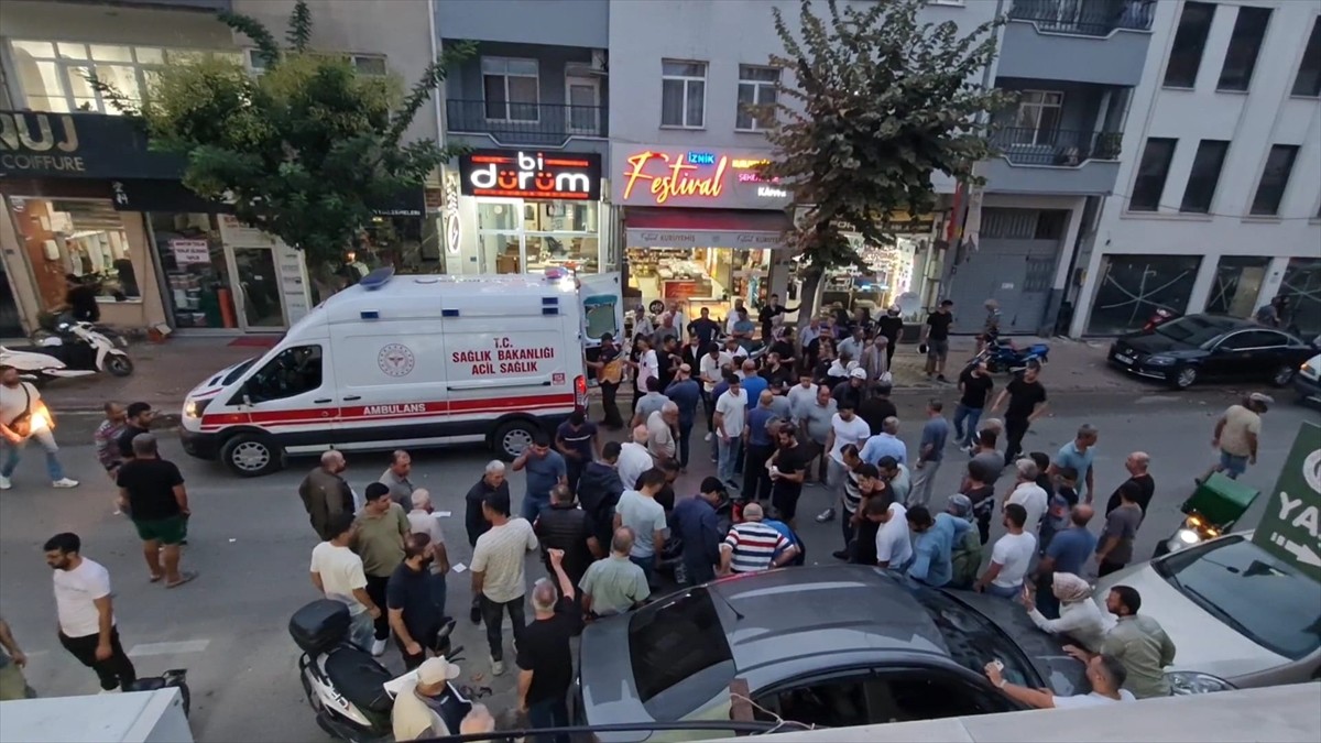 Bursa İznik'te Trafik Kazası: İki Kişi Yaralandı