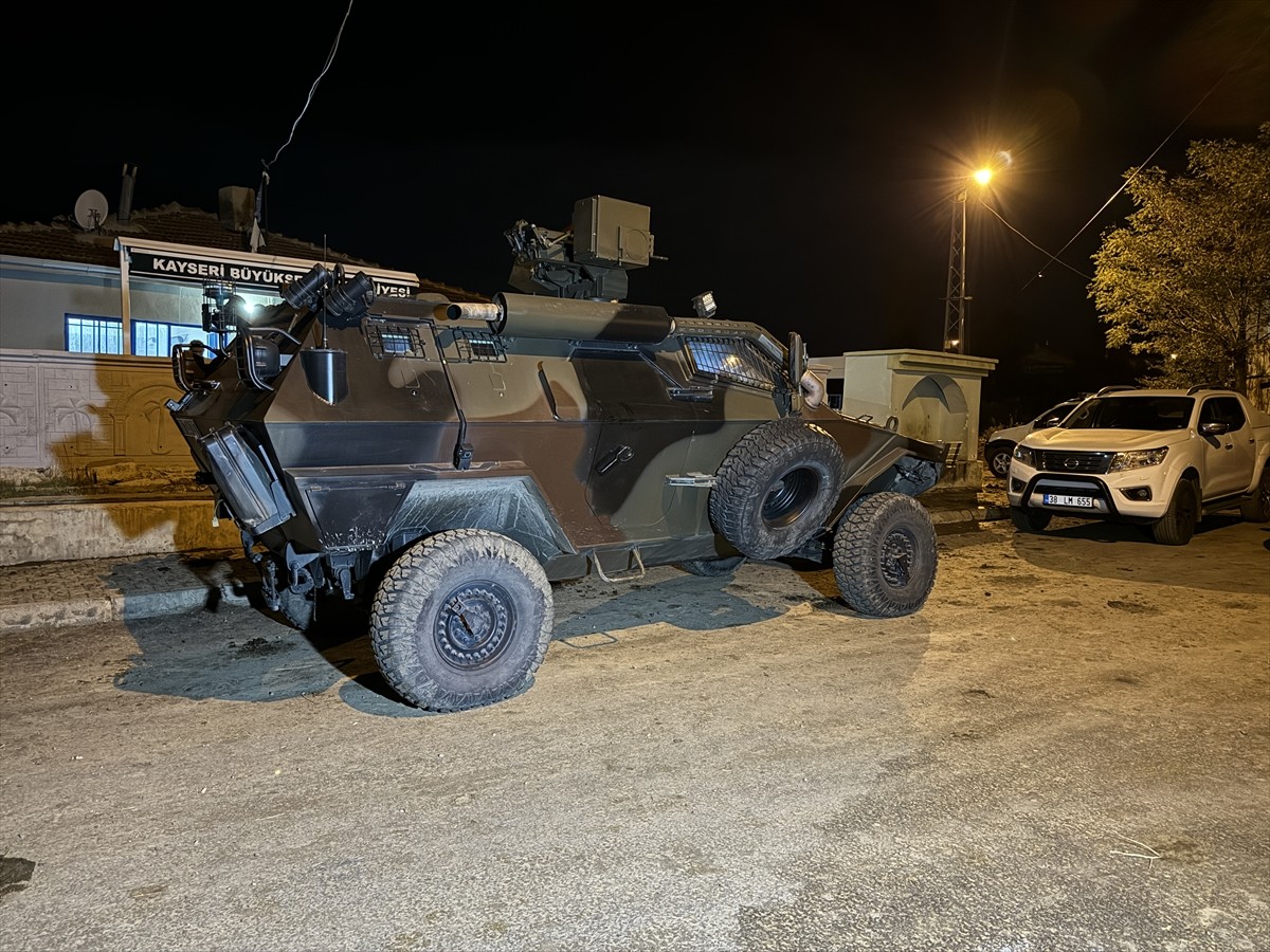 Kayseri'de Paramotor İhbarı Üzerine Jandarma Harekete Geçti