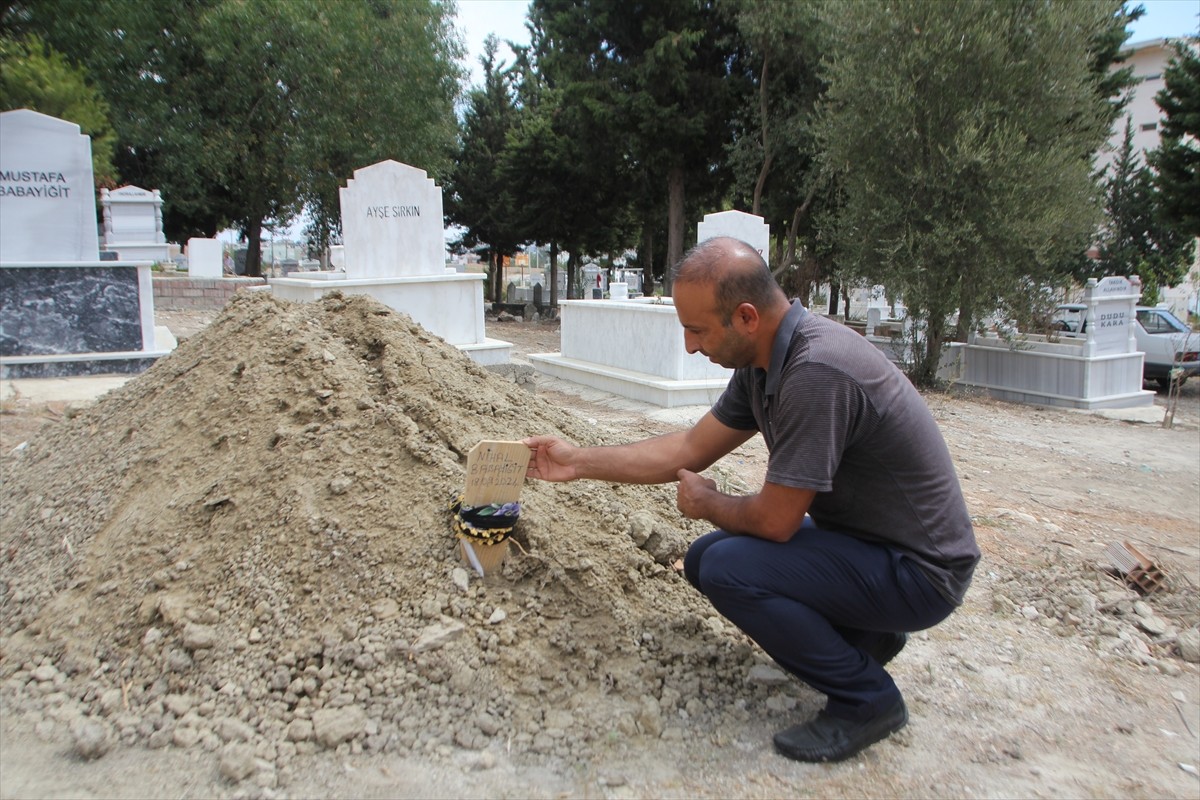 Antalya'da Kayıp Genç Kadının Cenazesi Toprağa Verildi