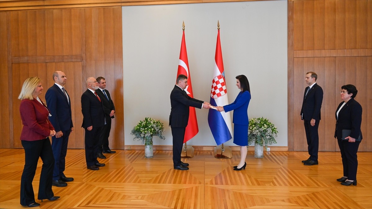 Türkiye'nin Yeni Zagreb Büyükelçisi Görevine Resmen Başladı