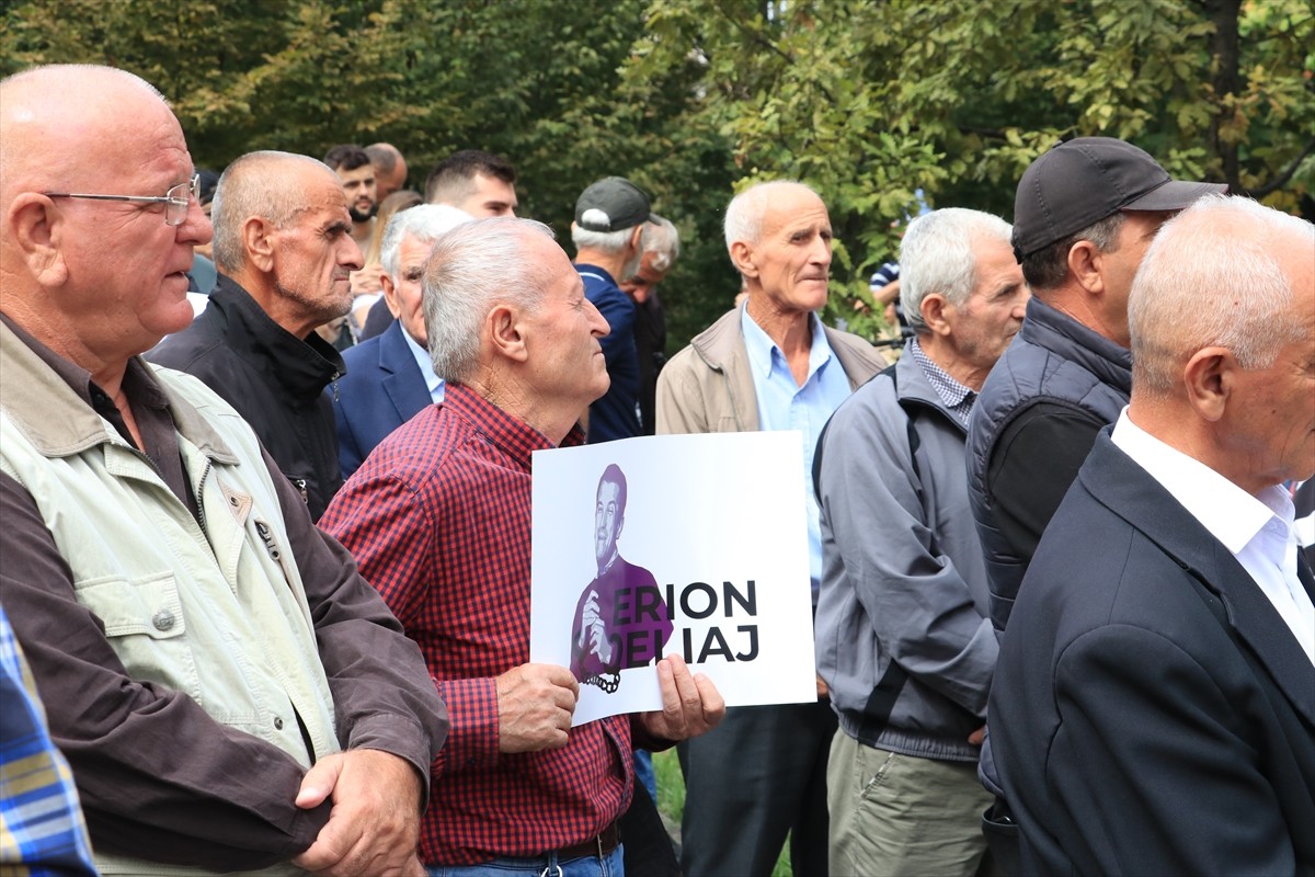 Arnavutluk'ta Yolsuzluk İddialarına Karşı Tiran'da Protesto