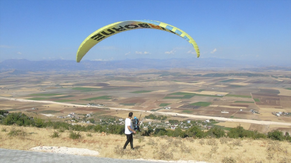 Gaziantep Yamaç Paraşütü Festivali Başladı