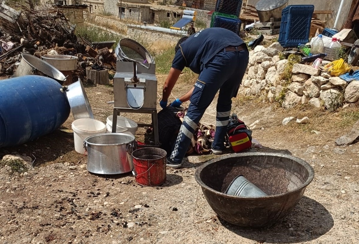 Mersin'de Aile Faciası: Baba, Oğul ve Gelin Silahlı Saldırıda Hayatını Kaybetti