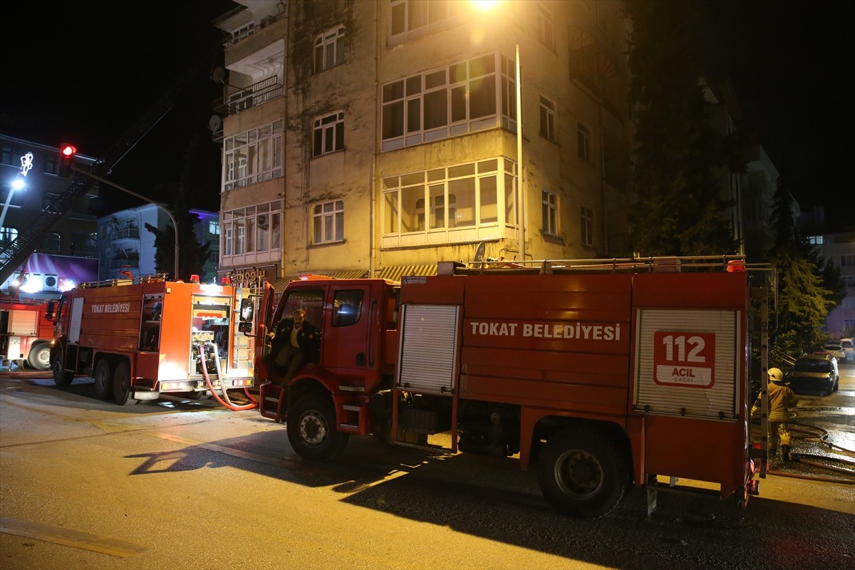 Tokat'ta Apartman Yangını: Yangın Söndürüldü, Hasar Belirli Oldu