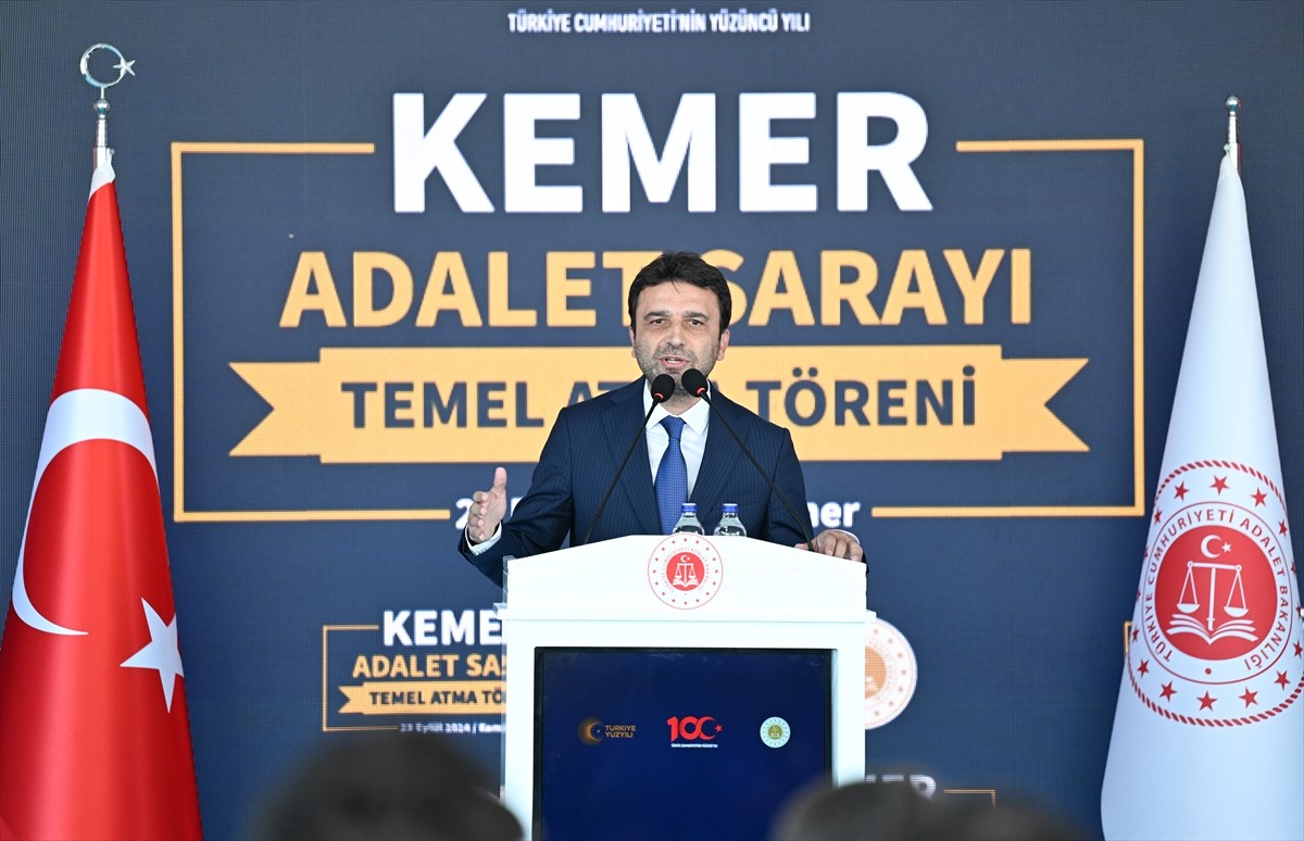 Adalet Bakanı Tunç, Kemer Adalet Sarayı'nın Temelini Attı