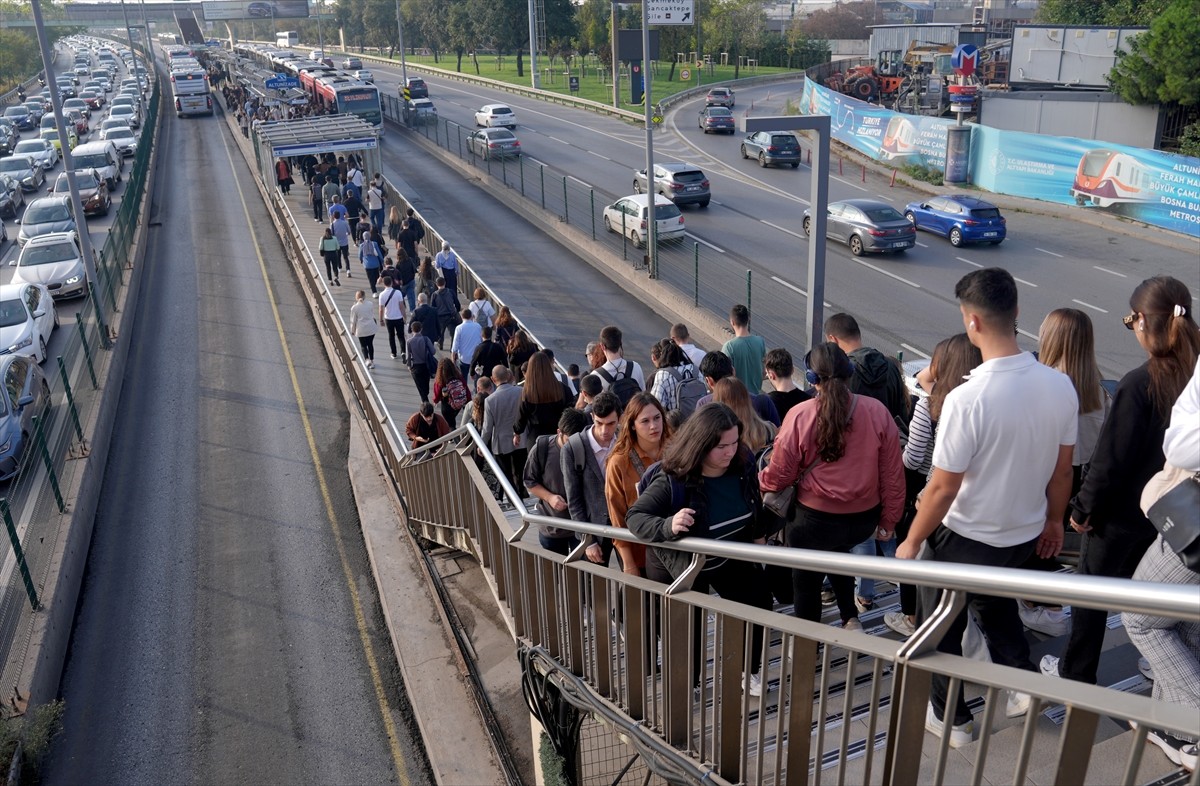 İstanbul'da Sabah Saatlerinde Trafik Yoğunluğu