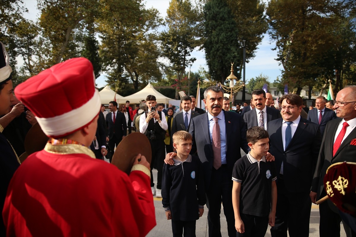 Milli Eğitim Bakanı Tekin, Adapazarı Anadolu İmam Hatip Lisesi'nin Açılışında Eğitim Vurgusu Yaptı