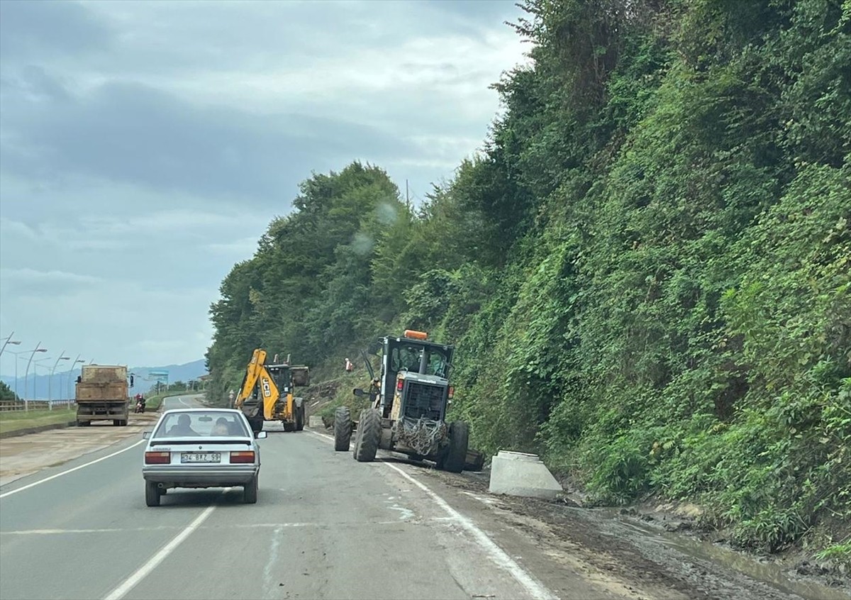 Trabzon'daki Taşkın ve Heyelanların İzleri Siliniyor