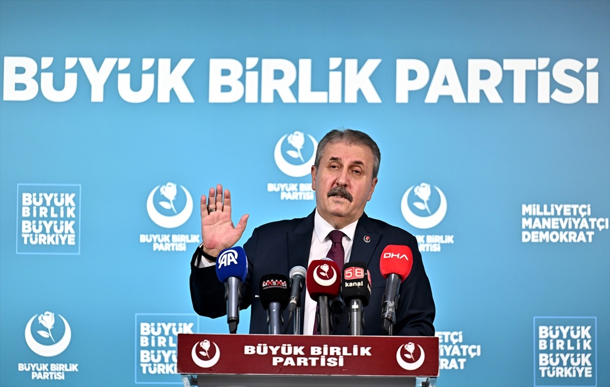 Destici'den İdam Cezası için Referandum Çağrısı