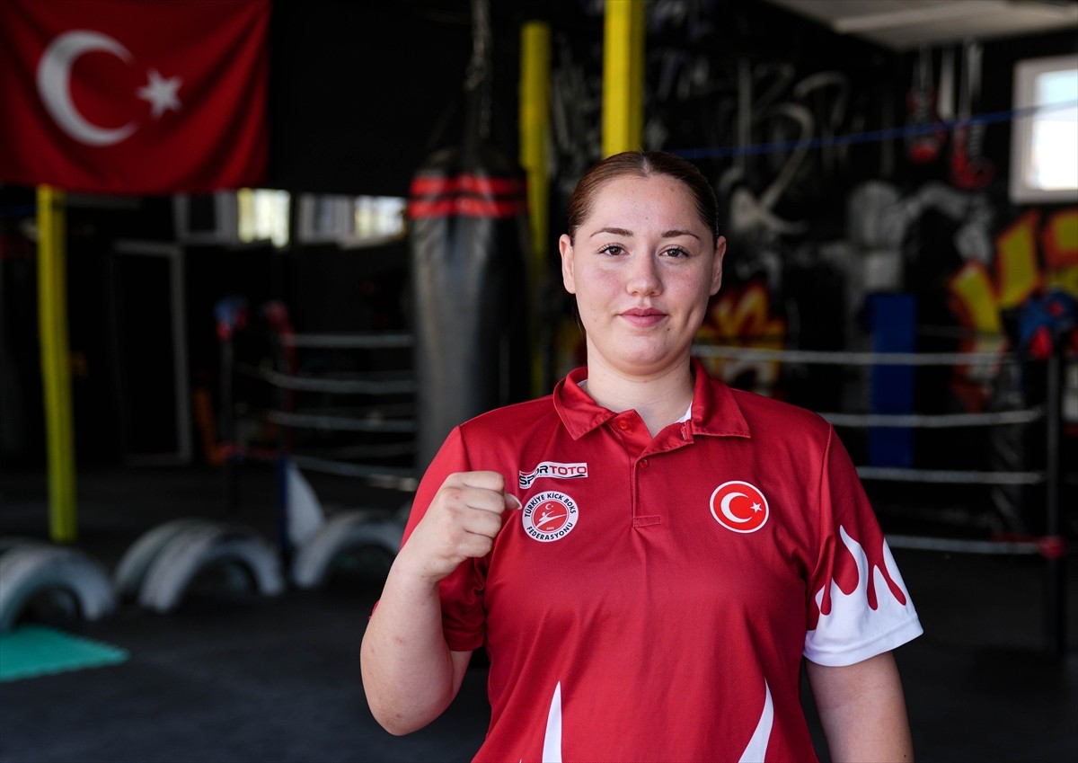 Kick Boks Şampiyonu Melisa'nın Hedefi Büyükler