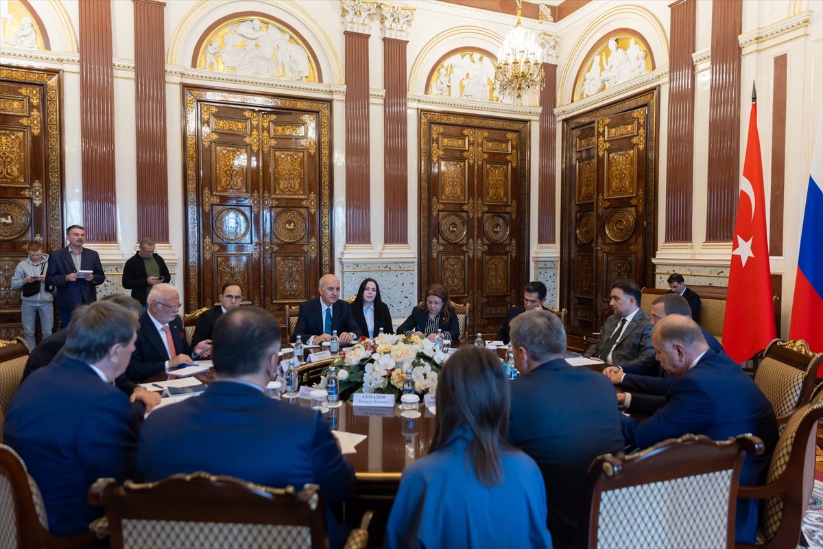 TBMM Başkanı Kurtulmuş, St. Petersburg'da Önemli Görüşmeler Gerçekleştirdi