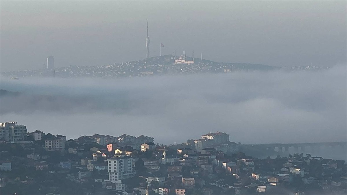 İstanbul'da Sabaha Karşı Sis Hava Etkili Oldu