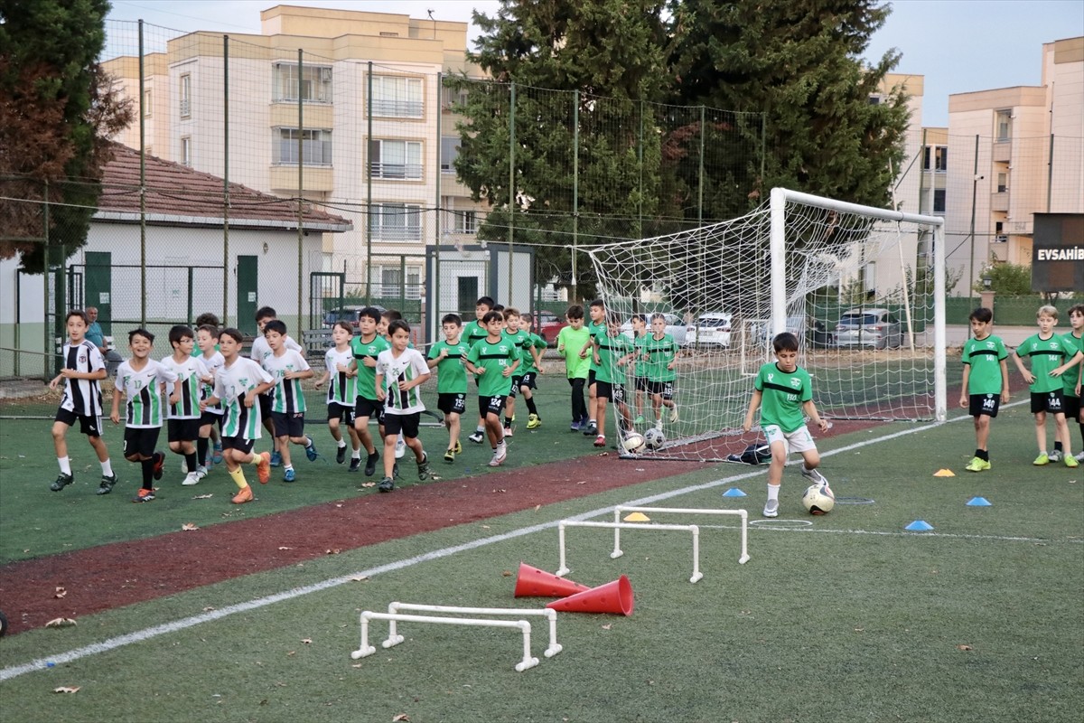 Kerem Aktürkoğlu'nun Benfica Başarısı Hisareynspor'u Gururlandırıyor