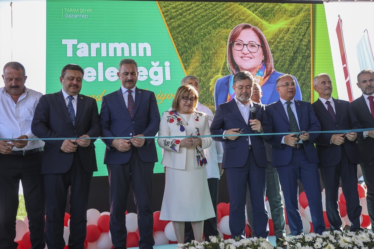 Gaziantep'te Ekmek Fabrikası Açılışı: Tarım ve Orman Bakanı Yumaklı'nın Vizyonu