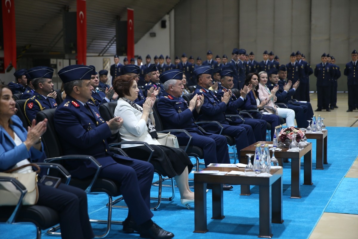 Balıkesir'de F-16 Pilotları Mezuniyet Töreni Gerçekleşti