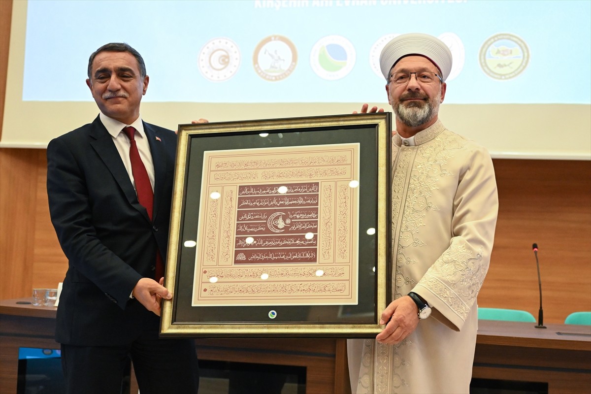 Diyanet İşleri Başkanı Erbaş, Ahilik Sempozyumu'nda Önemli Mesajlar Verdi