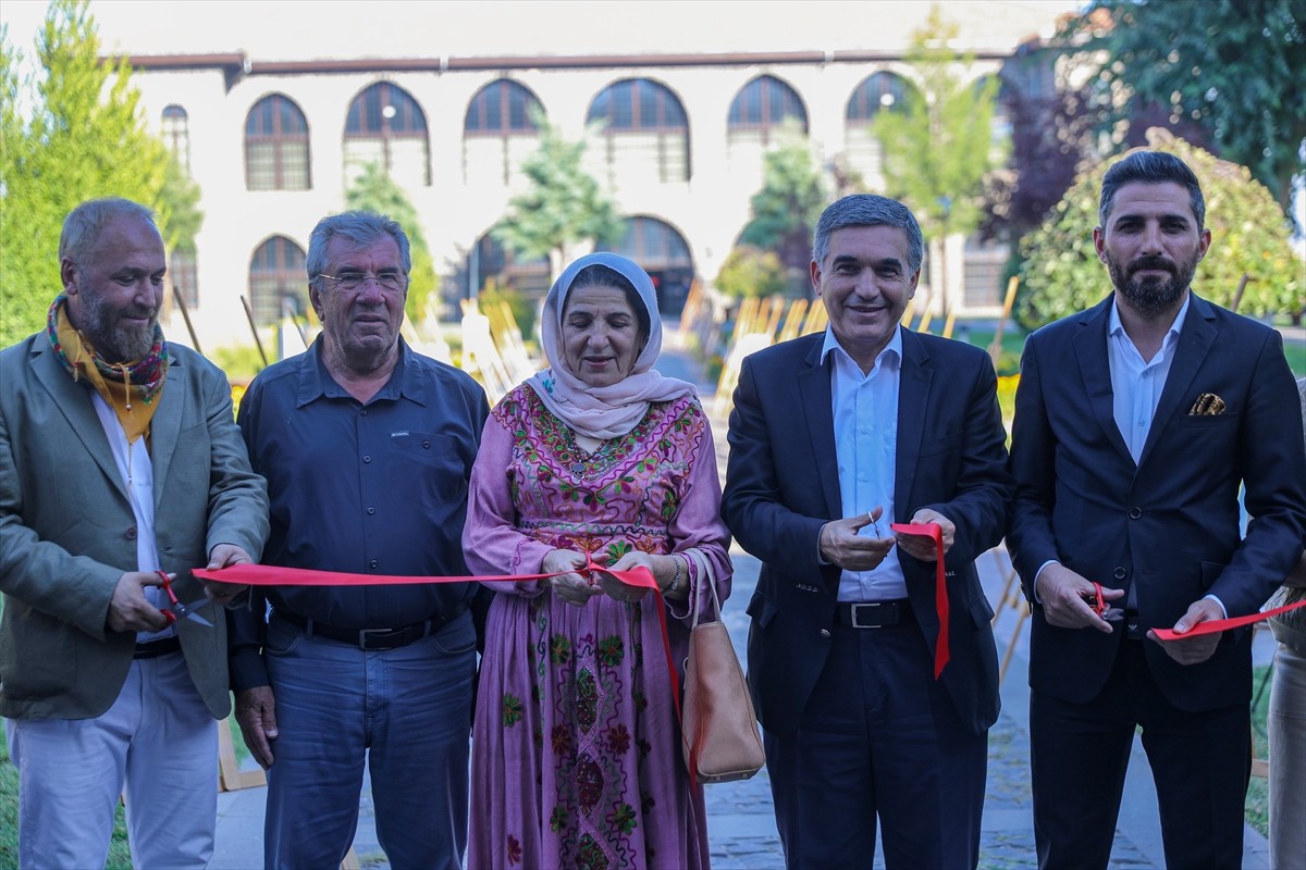 Diyarbakır'da Çayönü Tepesi Fotoğraf Sergisi Açıldı