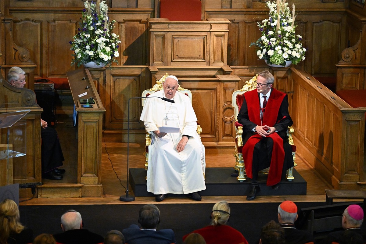 Papa Franciscus'tan Belçika'daki Skandallara İlişkin Açıklama