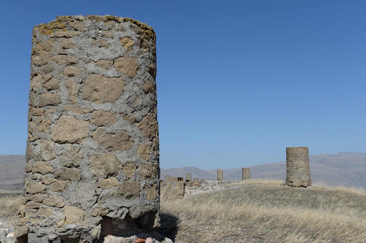 Erzurum'un Tarihi Uzunahmet Tabyası Yüzyılı Aşan İhtişamı ile Ayakta